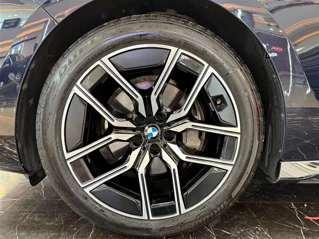 BMW 7 Series 2023 Model 735Li M Sport Package фото 4