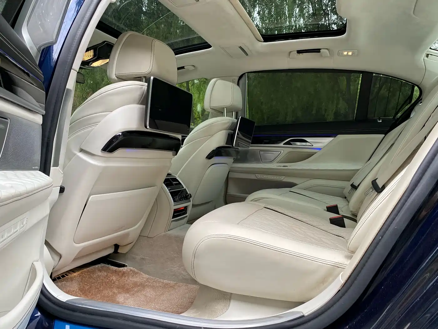 BMW 7 Series 2022 740Li xDrive Executive Luxury Package фото 5