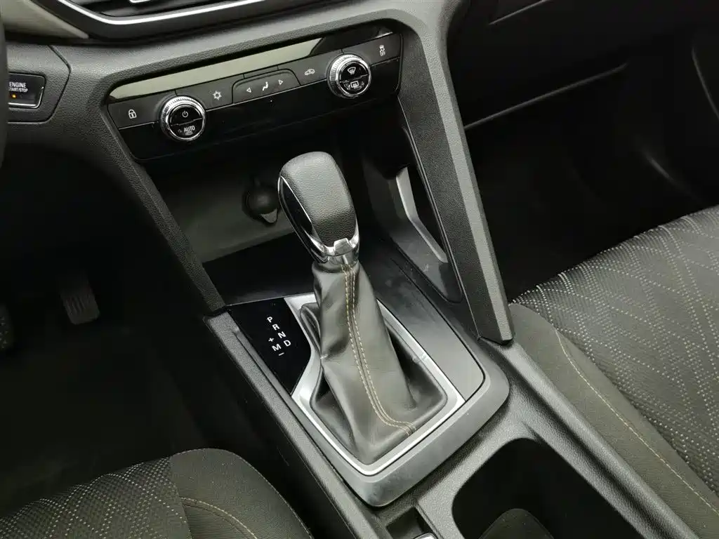 Chevrolet Volando 2018 530T Auto Sport Edition (5+2 seater) China V фото 13