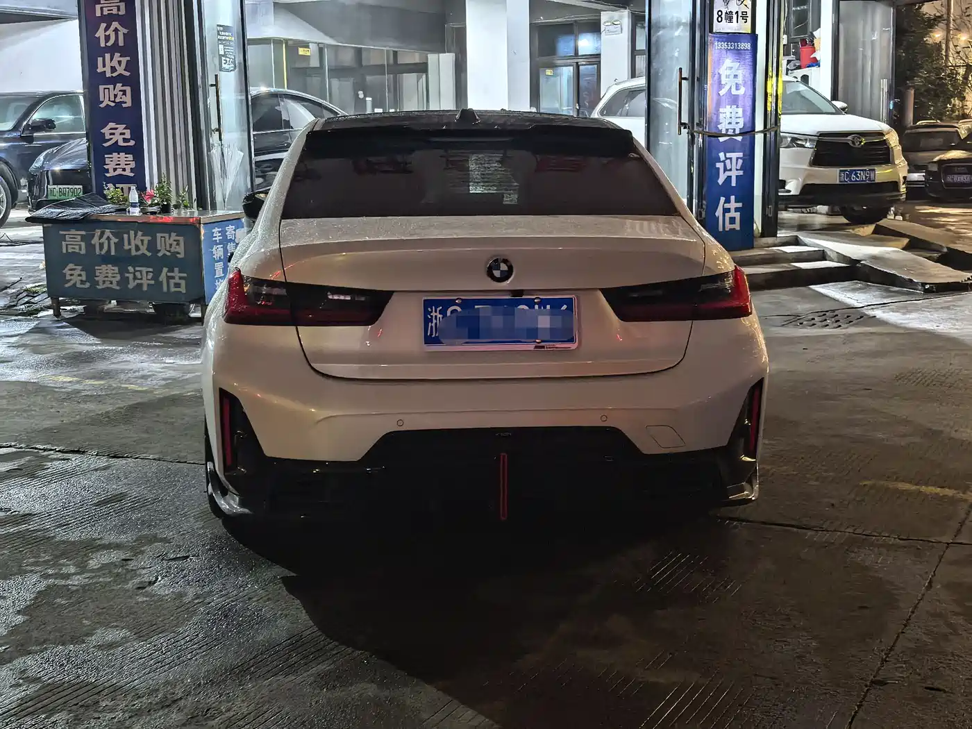 BMW 3 Series 2025 330Li M Sport Night Edition фото 8