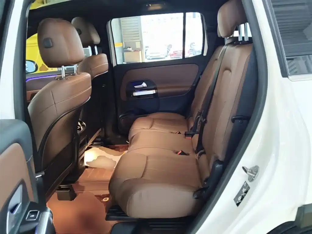MERCEDES-BENZ GLB