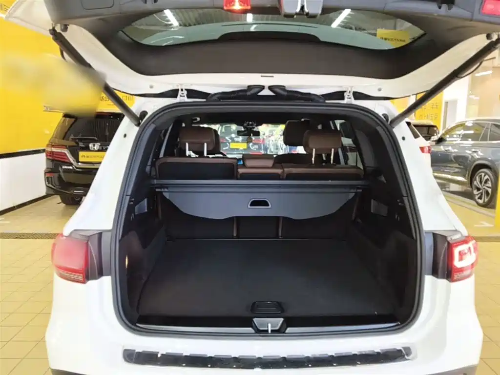 MERCEDES-BENZ GLB