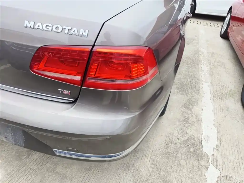 Volkswagen Magotan 2015 Facelift 1.8TSI Luxury фото 8