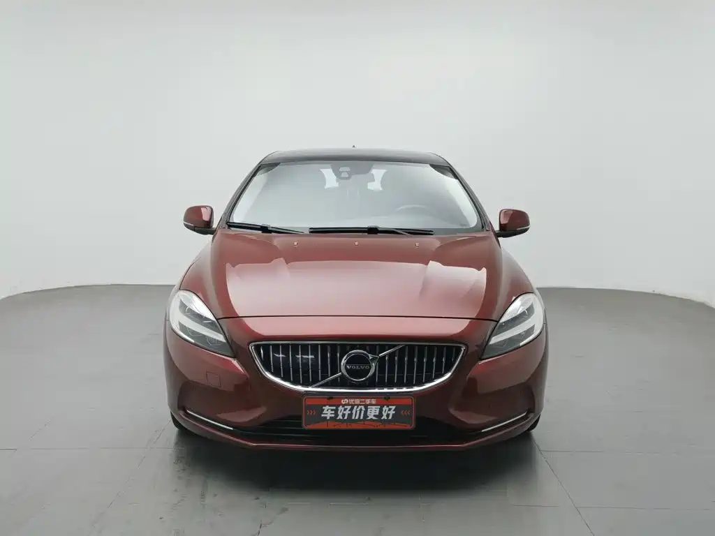 Фото 3 - Volvo V40