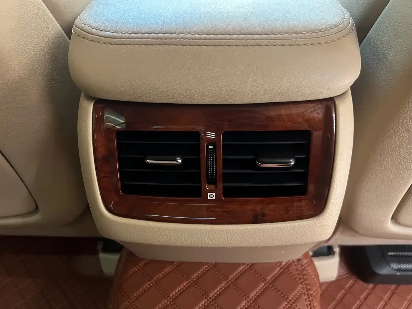 Toyota Crown 2012 2.5L Royal Navigation Edition фото 28