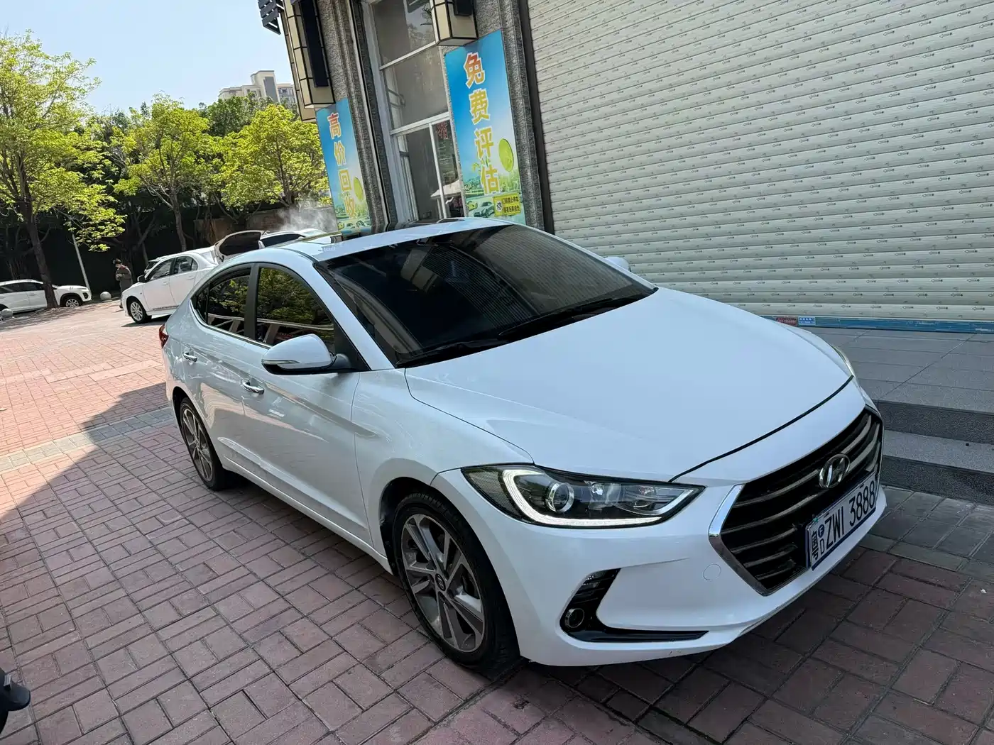 Hyundai Elantra 2018 1.6L Automatic 15th Anniversary Special Edition фото 3