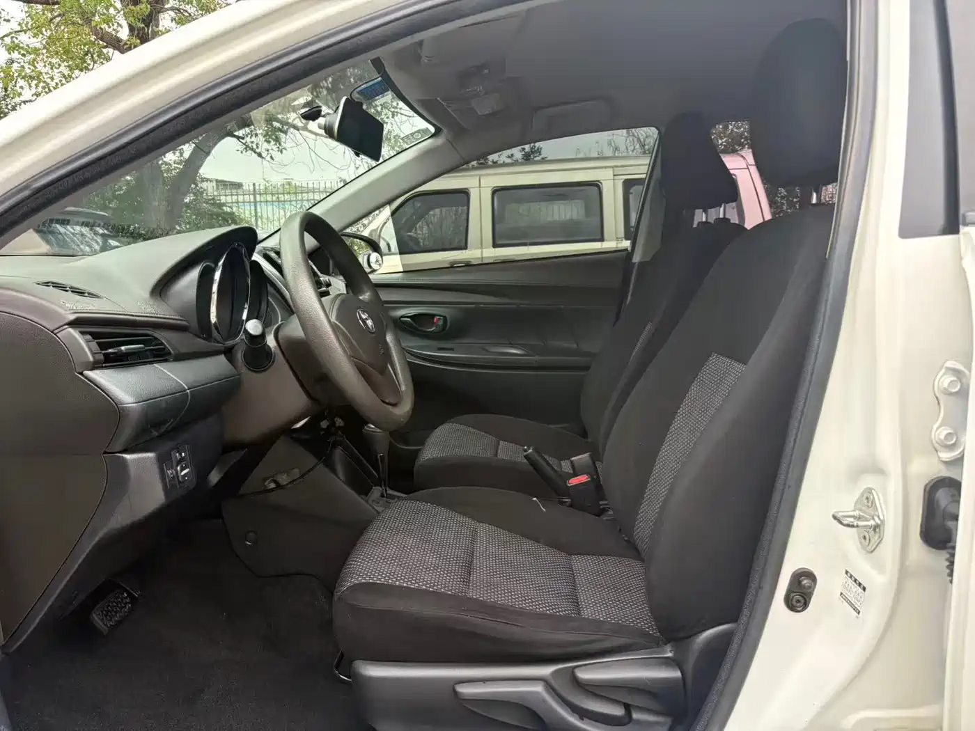 Toyota Vios 2016 1.5L Automatic Zhi Zhen Xing Yao Edition фото 4