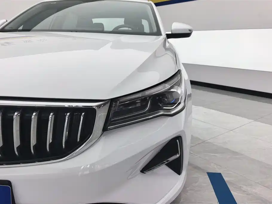 Фото 5 - Geely Emgrand