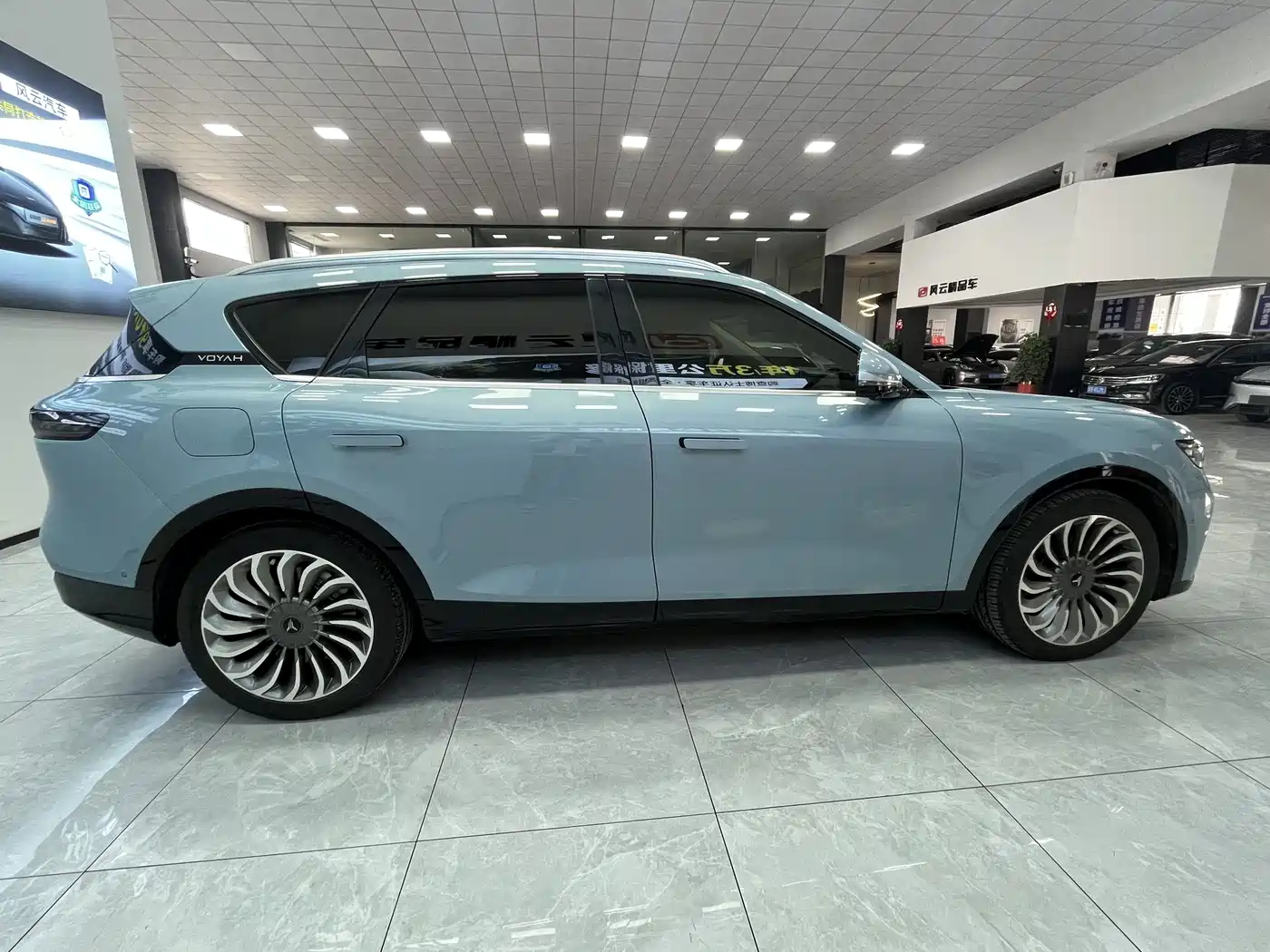 Voyah Auto VOYAH FREE 2021 AWD Standard Range Extender Exclusive Luxury Package фото 5