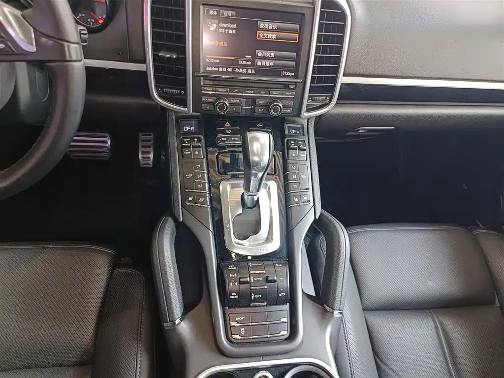 Porsche Cayenne 2014 Cayenne Platinum Edition 3.0T фото 14
