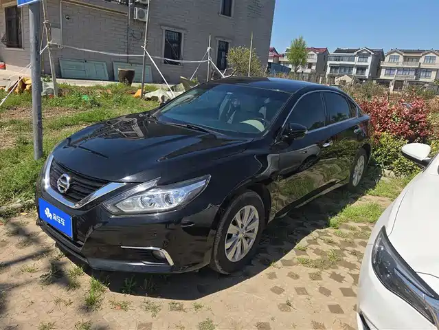NISSAN TEANA