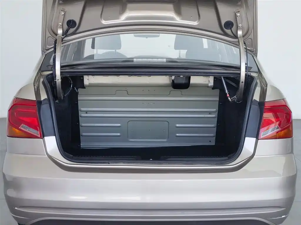 Volkswagen Jetta 2017 1.5L Automatic Fashion фото 16
