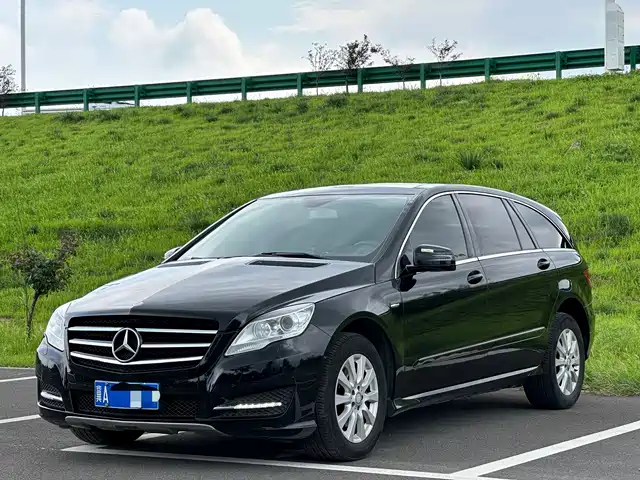 Mercedes-Benz R-Class 2017 R 320 4MATIC Business Collector's Edition — фото 1