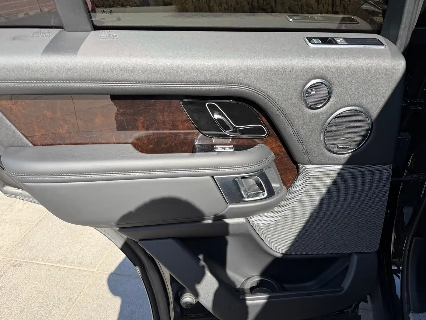 Land Rover Range Rover 2020 3.0 L6 Heritage Edition фото 17