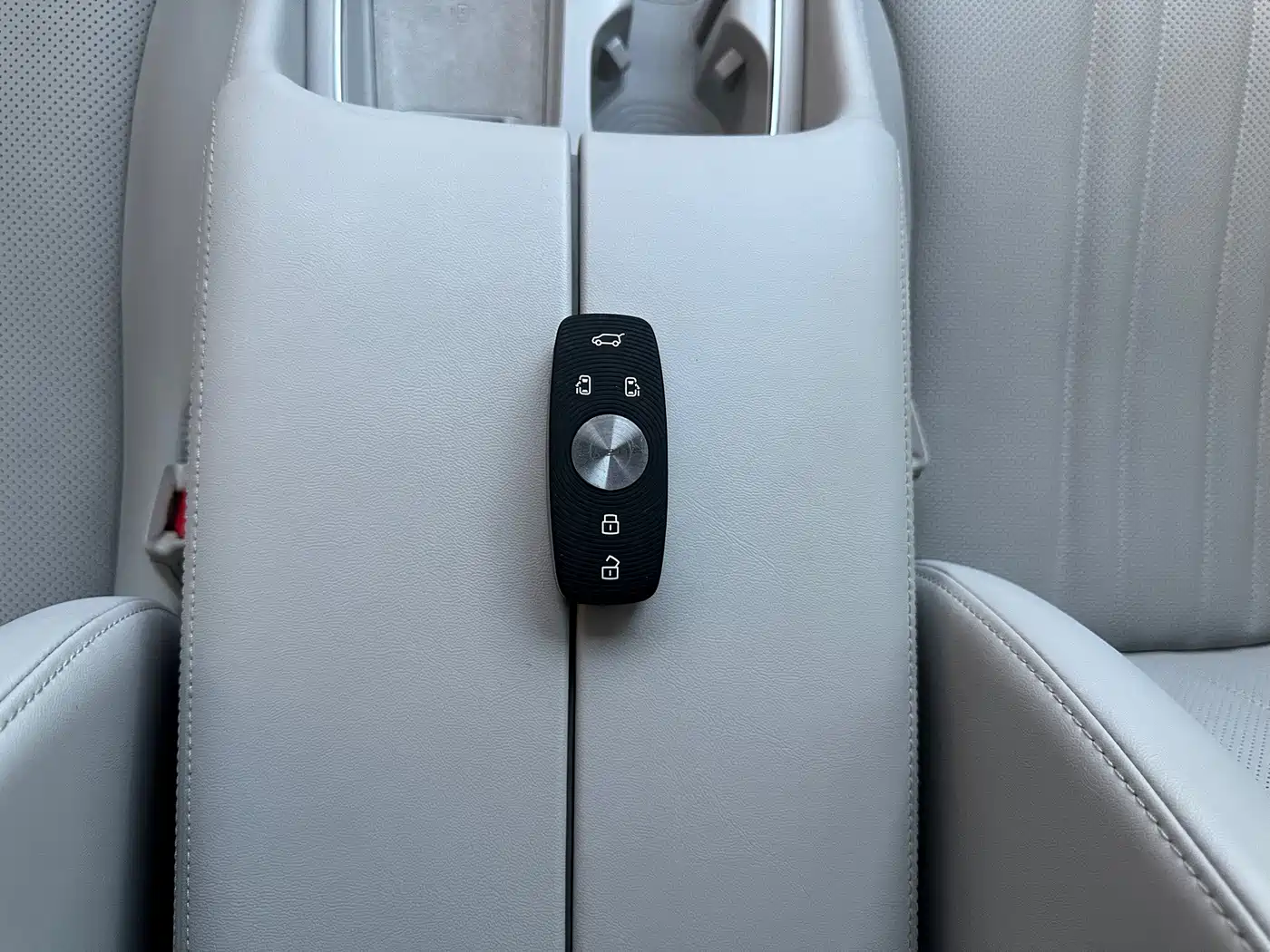 Roewe iMAX8 EV 2024 2025 1.5T DMH Land Luxury Edition
