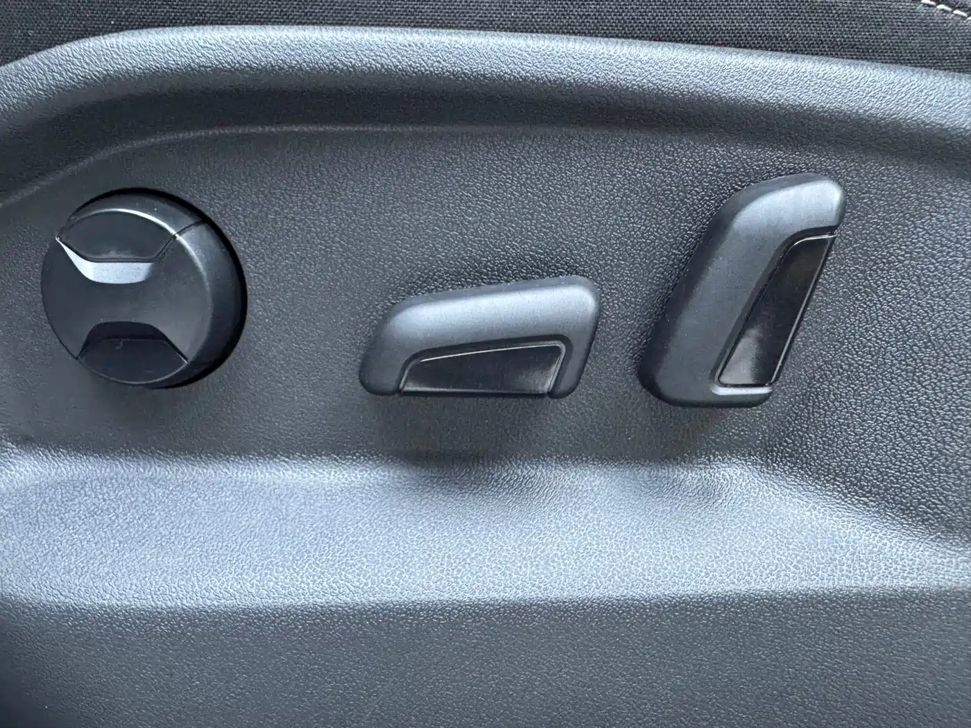 VOLKSWAGEN T ROC EXPLORING SONGS