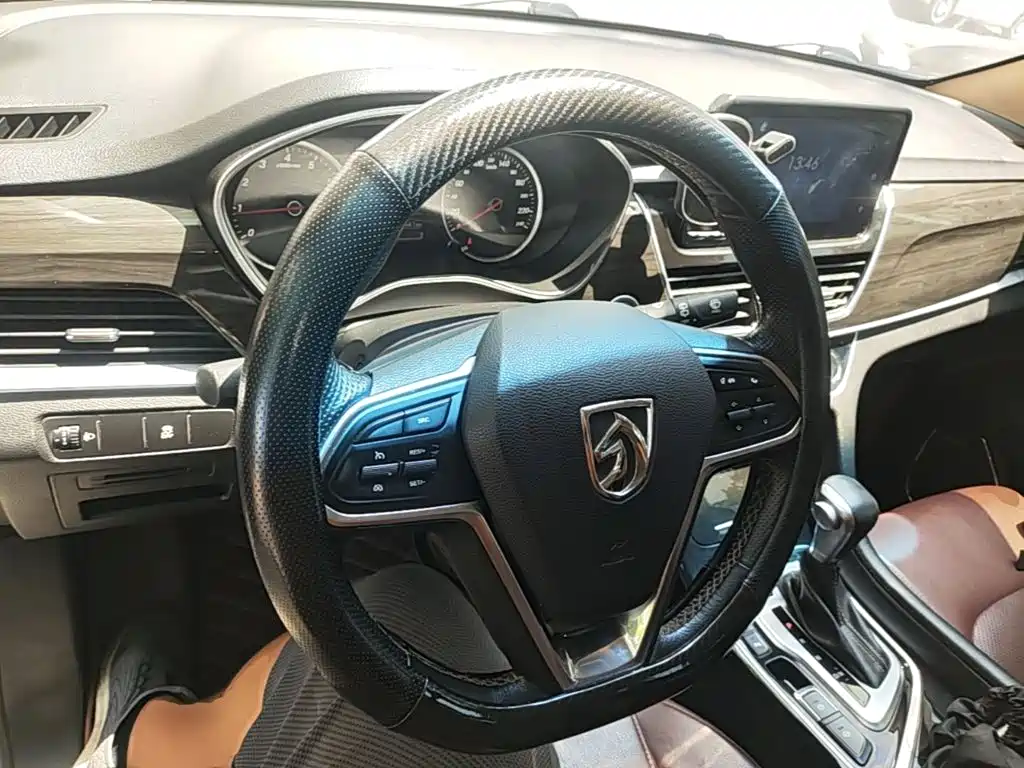 Baojun 560 2017 2017 1.5T DCT Premium Model
