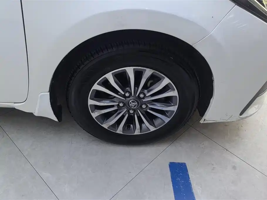 Toyota Corolla 2017 Facelift 1.2T S-CVT GL фото 6