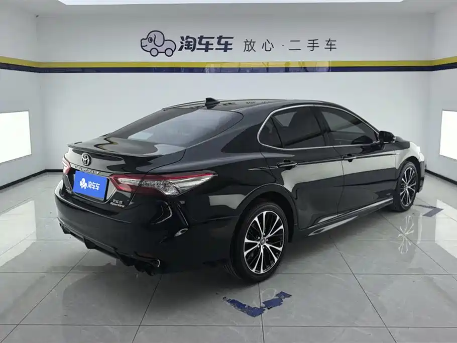Toyota Camry 2018 2.0S Sport Edition фото 3