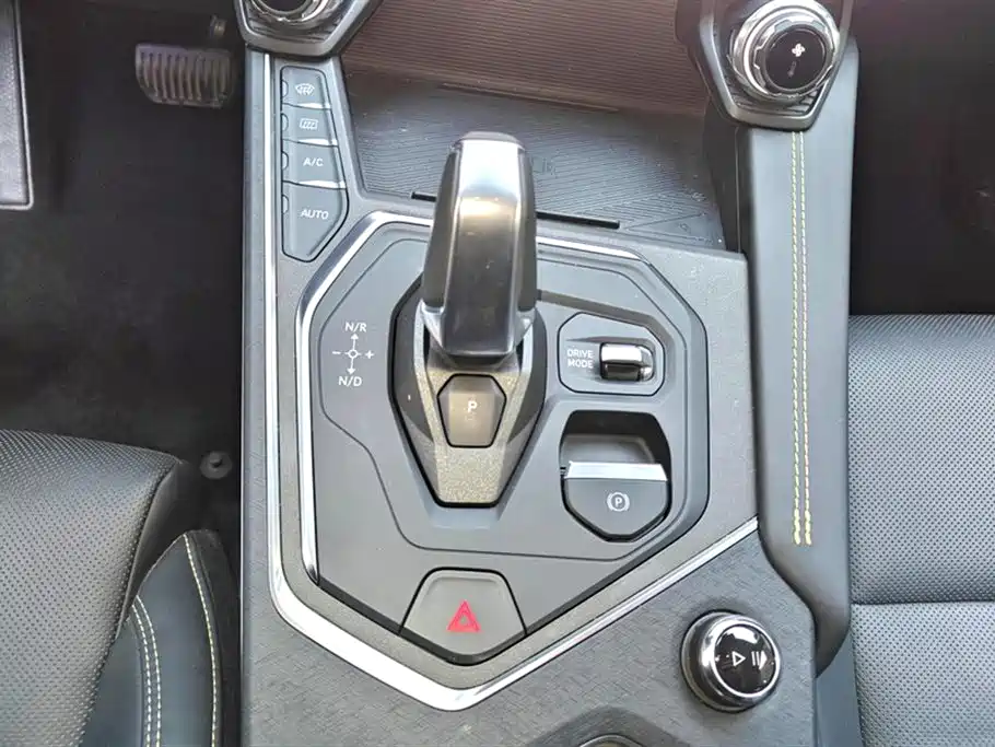 Lynk & Co 01 2023 2.0TD 2WD Pro фото 16