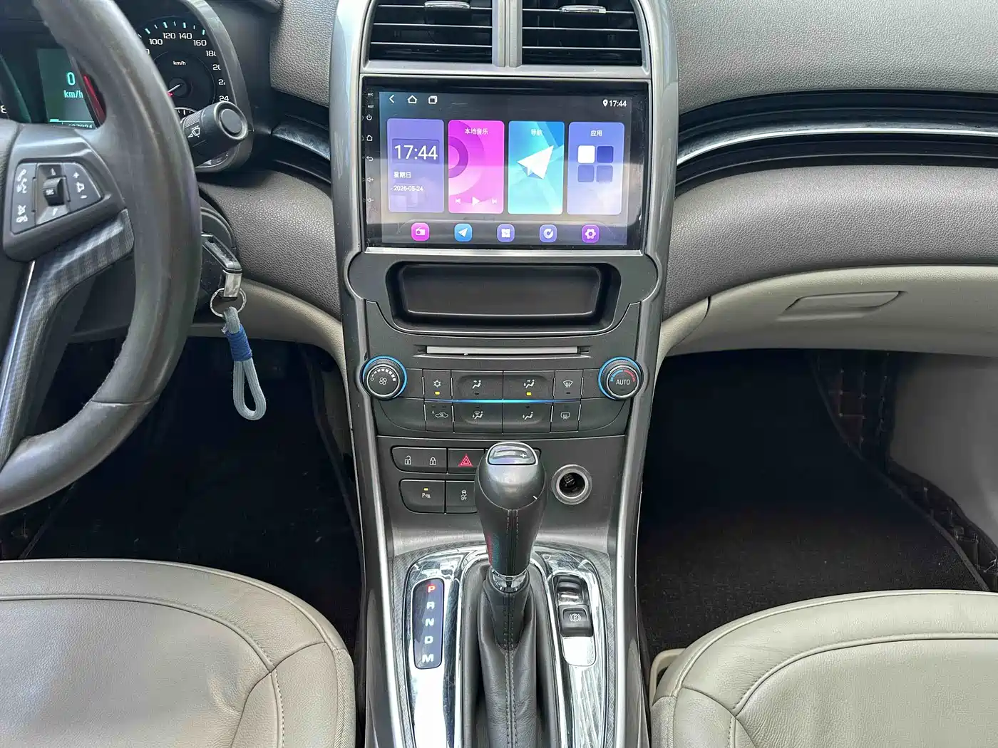 Chevrolet Malibu 2013 2.0L Automatic Luxury Edition фото 8