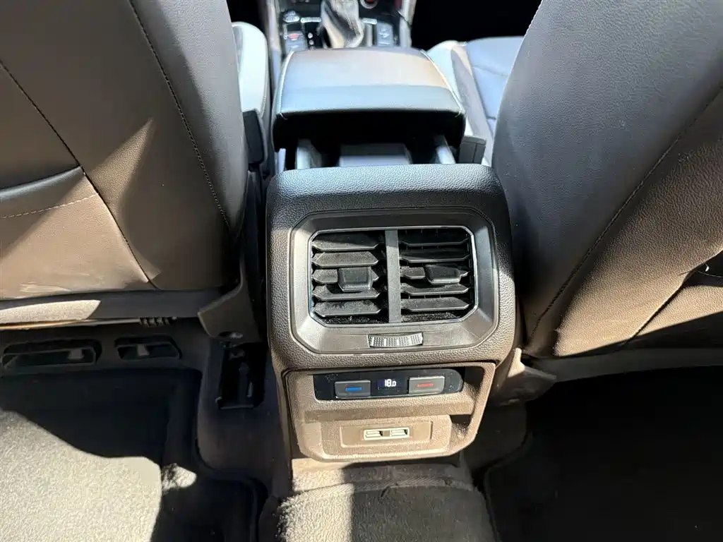 Volkswagen Tiguan L 2017 330TSI Automatic 2WD Luxury Edition фото 14