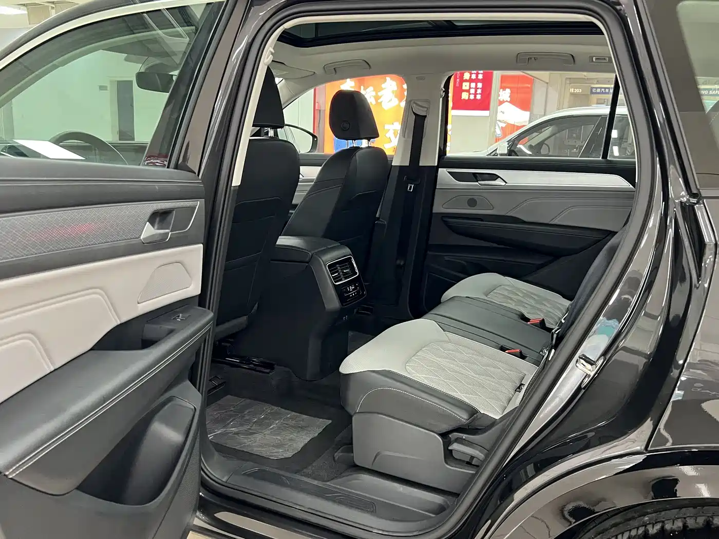 Volkswagen Talagon 2024 380TSI 4WD R-Line Touring фото 13