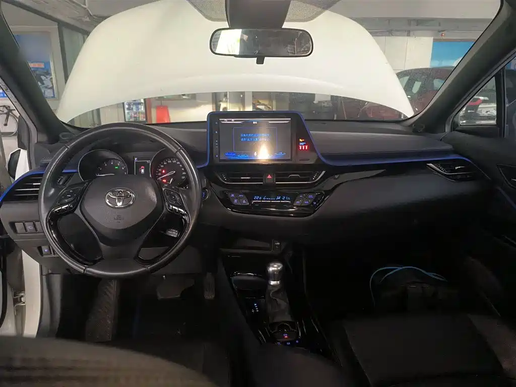 Toyota C-HR 2018 Model 2.0L Flagship Sunroof Version China V фото 6