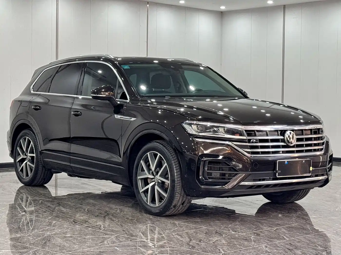 Volkswagen Touareg 2019 3.0TSI Sharp Edge Edition China VI фото 3
