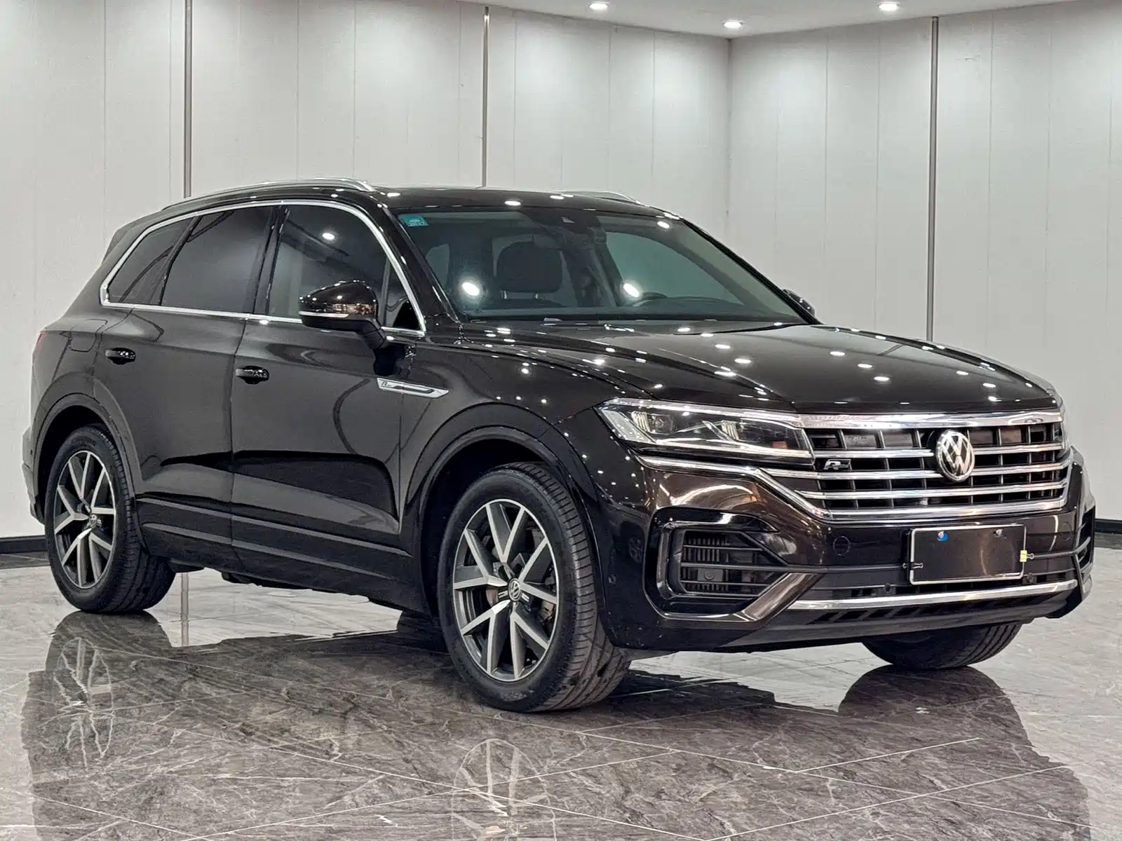 Фото 3 - Volkswagen Touareg