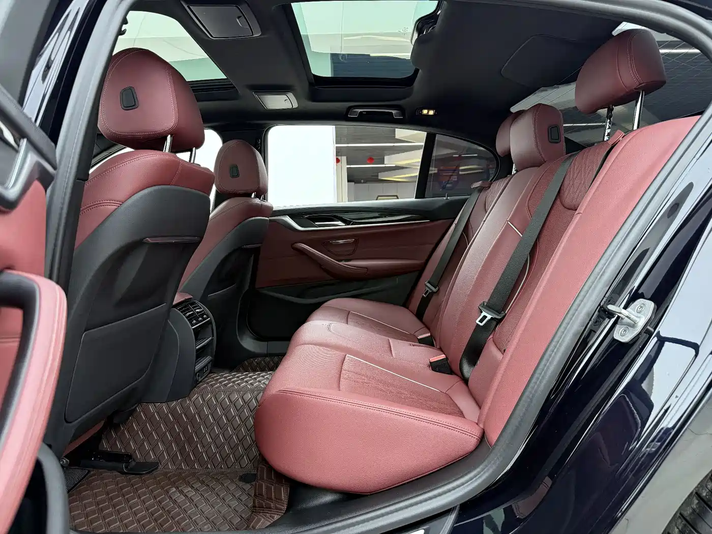 BMW 5 Series 2021 530Li Leading M Sport Package фото 6