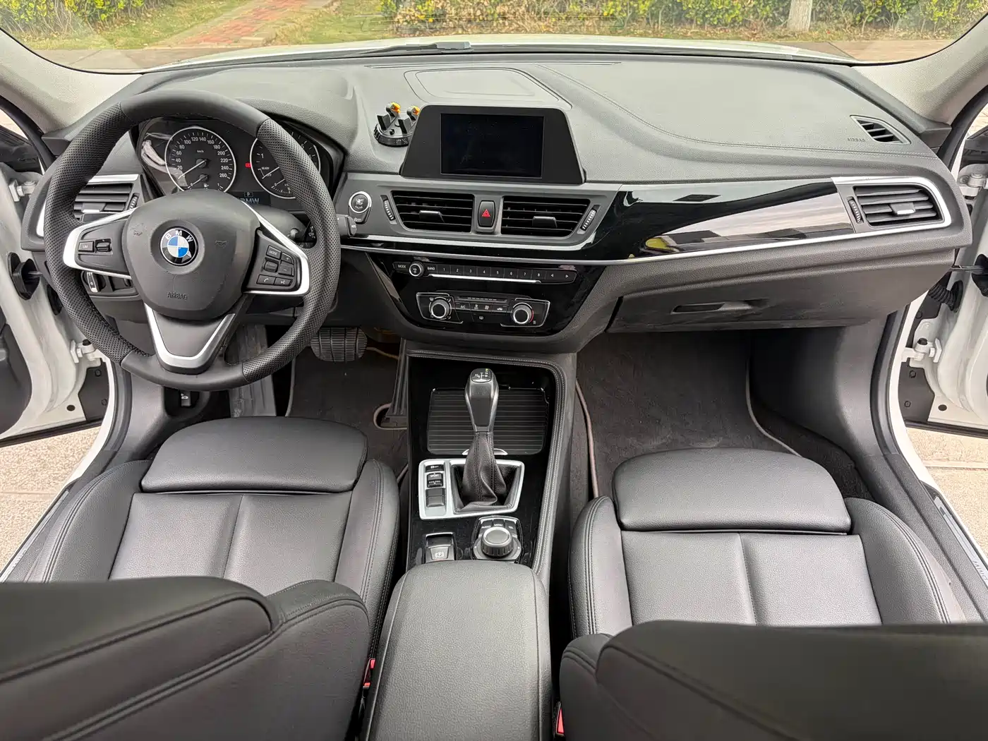BMW 1 Series 2017 118i Sport фото 11