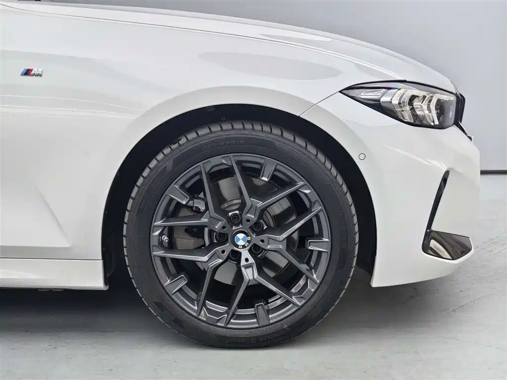 BMW 3 Series 2024 330Li M Sport Shadowline Package фото 6
