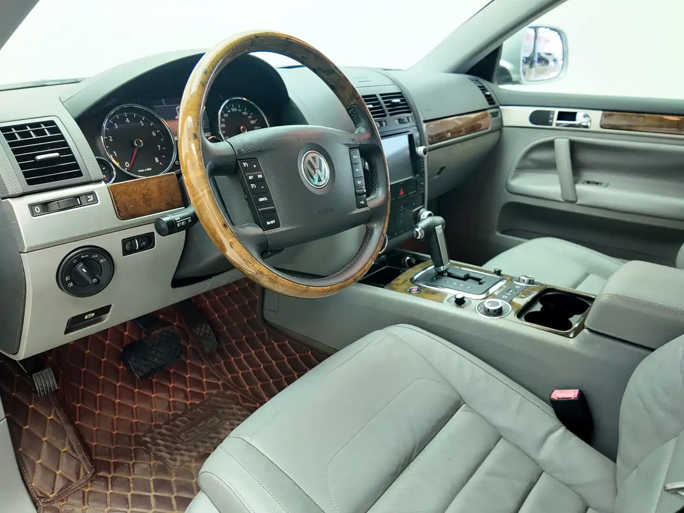 Volkswagen Touareg 2010 3.6 Limited Comfort Edition фото 11