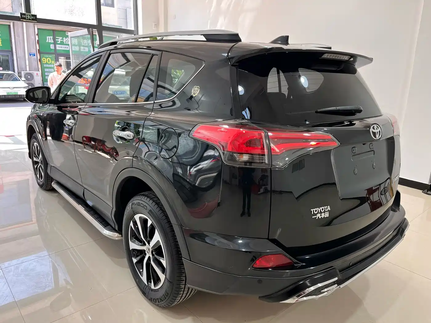 Toyota RAV4 Rongfang 2016 2.0L CVT 2WD Trend (China V) фото 3