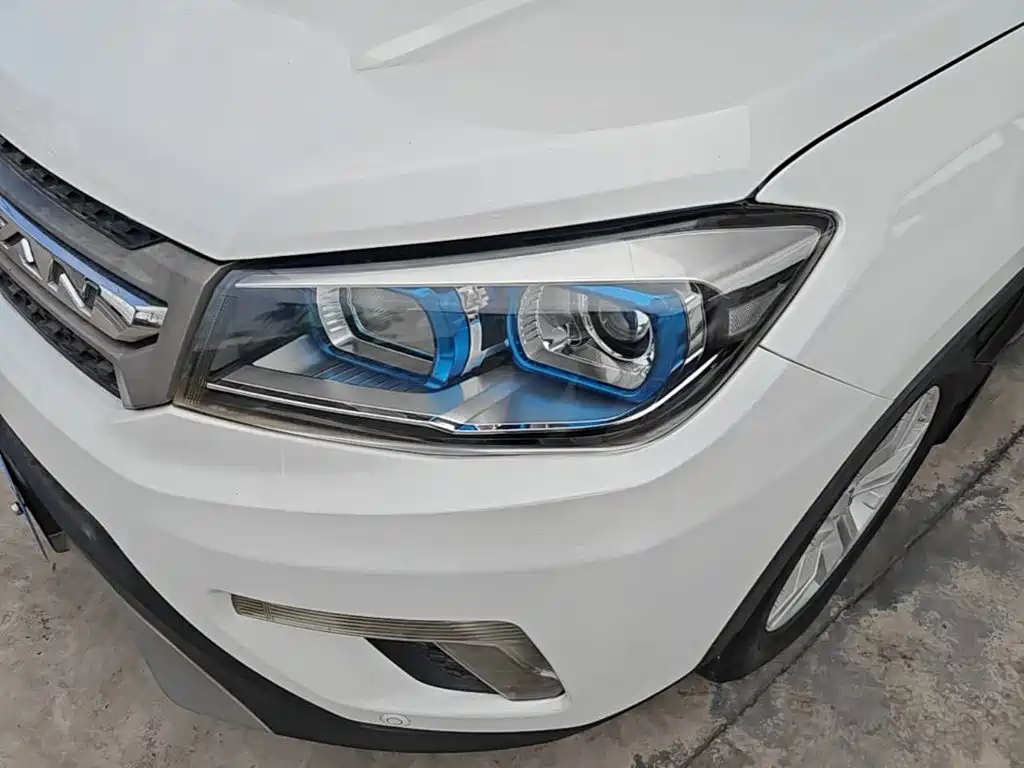 Фото 24 - Changan CS75