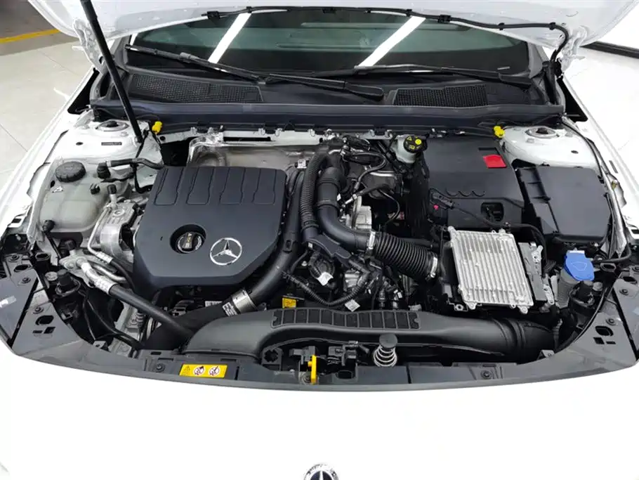 Mercedes-Benz A-Class 2024 Facelift A 200 L Fashion фото 10