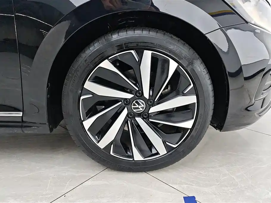 Volkswagen Passat 2022 330TSI Elite Edition фото 6