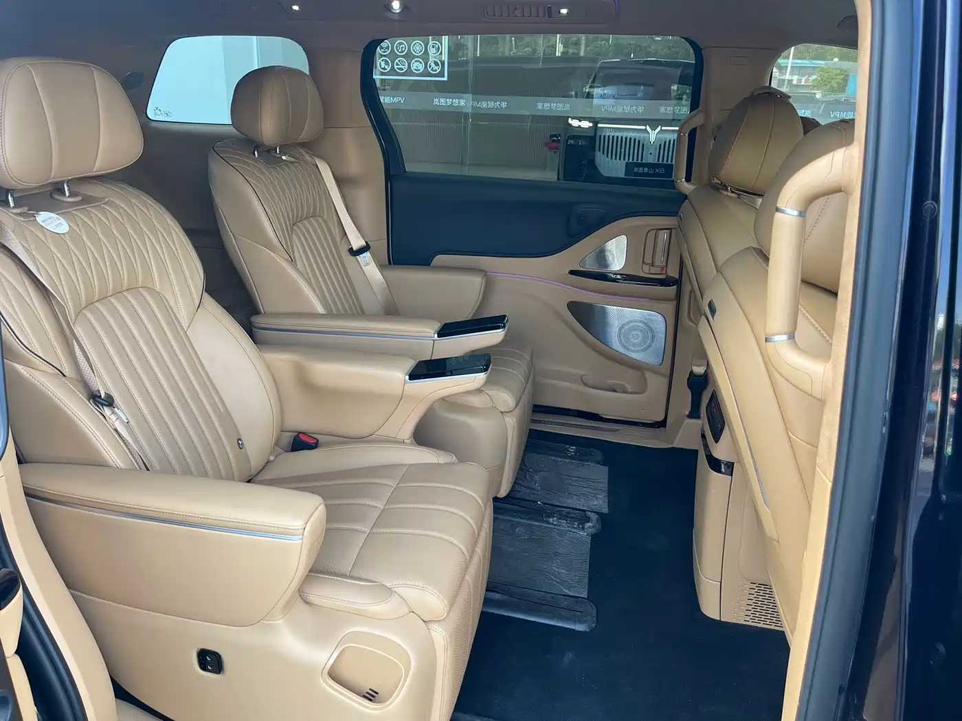 Voyah Auto Voyah Dreamer 2025 PHEV AWD Flagship Kunpeng Edition фото 19