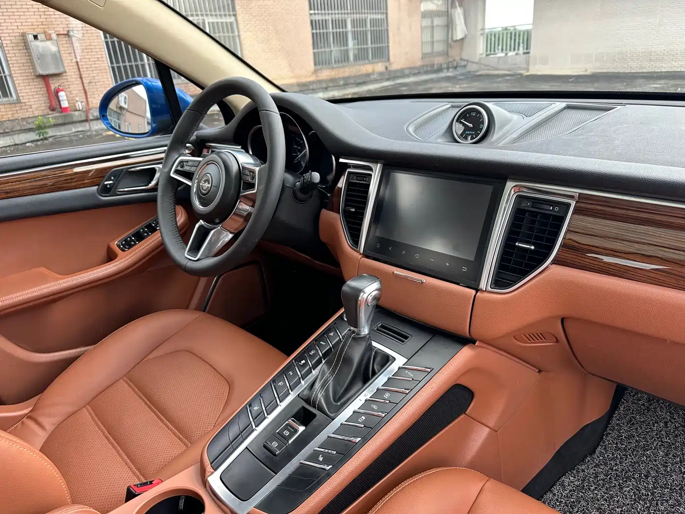Фото 12 - Zotye SR9