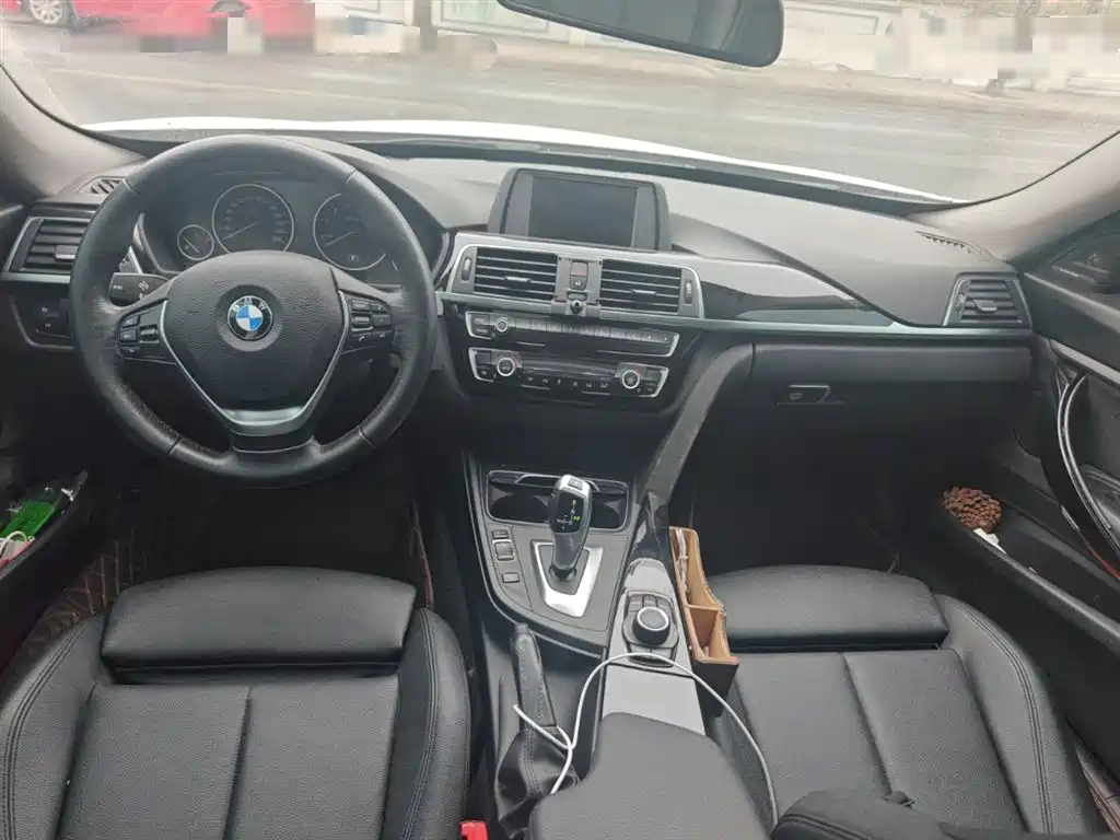 BMW 3 Series GT 2018 320i Fashion фото 5