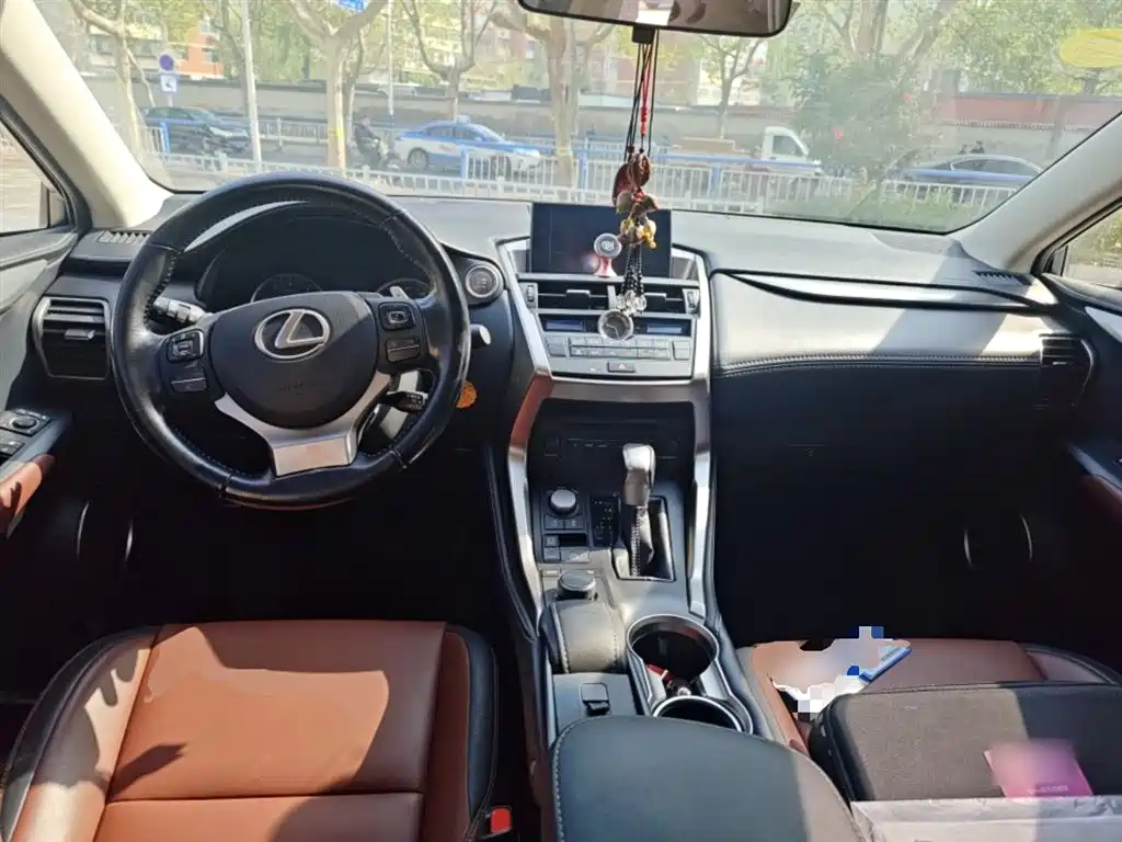 Lexus NX 2015 200t AWD F Sport фото 6