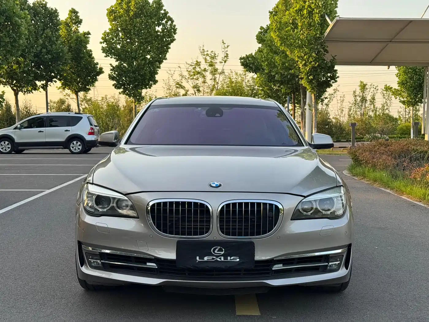 Фото 2 - BMW 7 Series
