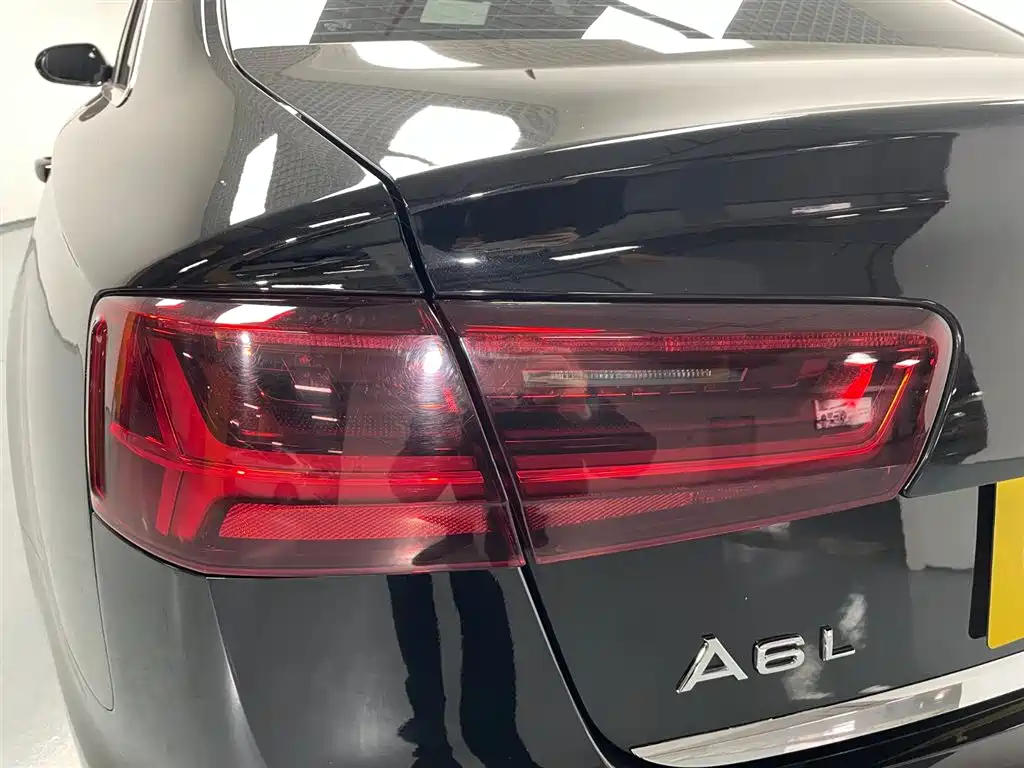 Audi A6L 2018 30th Anniversary 35 TFSI Fashion фото 18