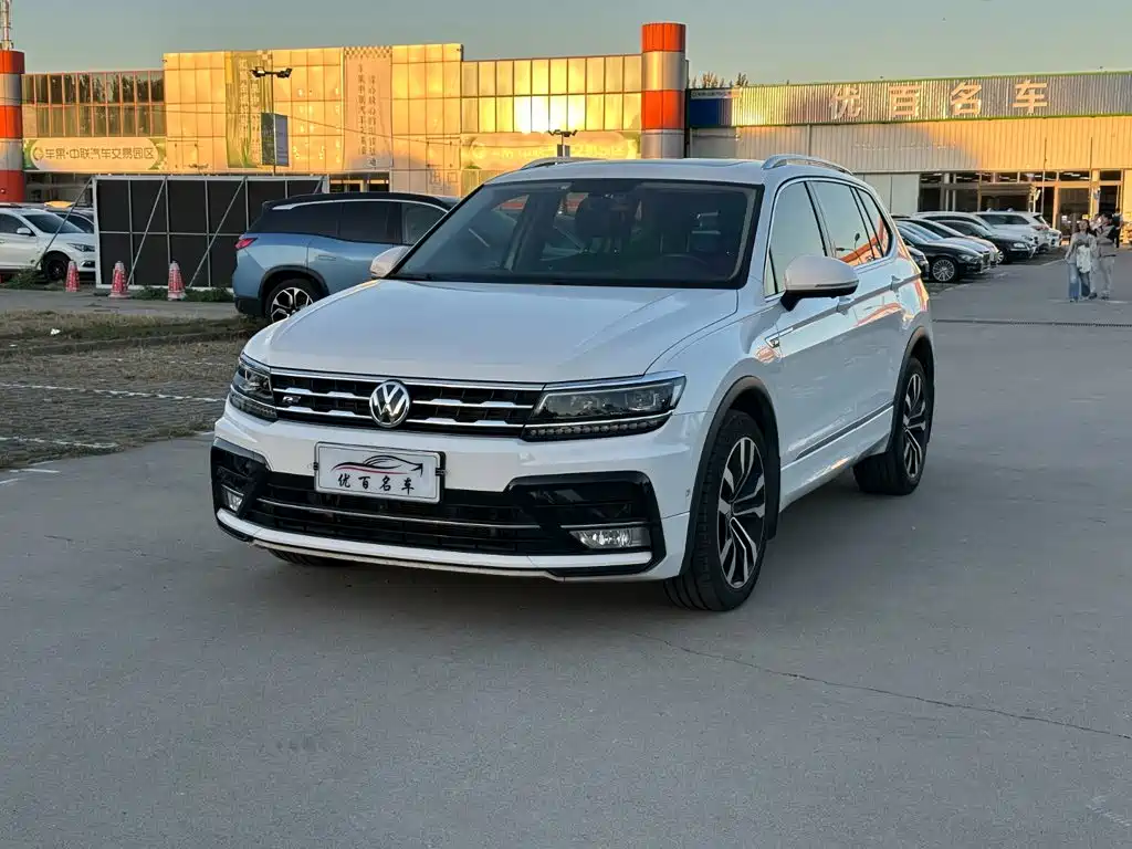 Фото 1 - Volkswagen Tiguan L