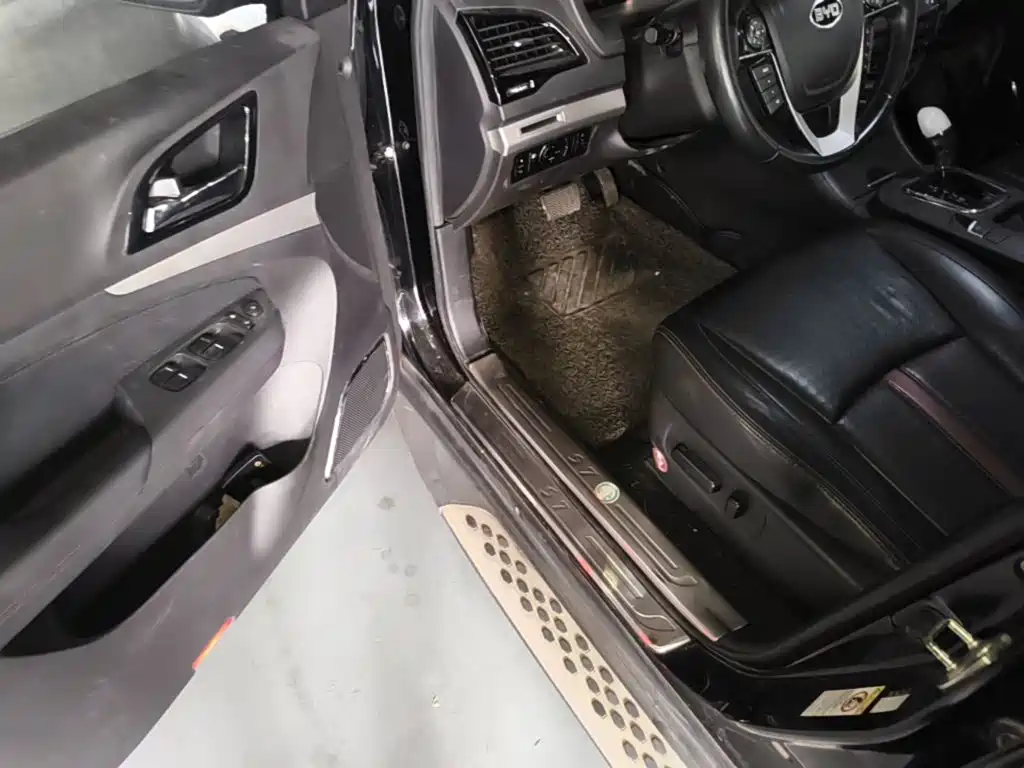 BYD S7 2015 2015 2.0T Automatic Premium