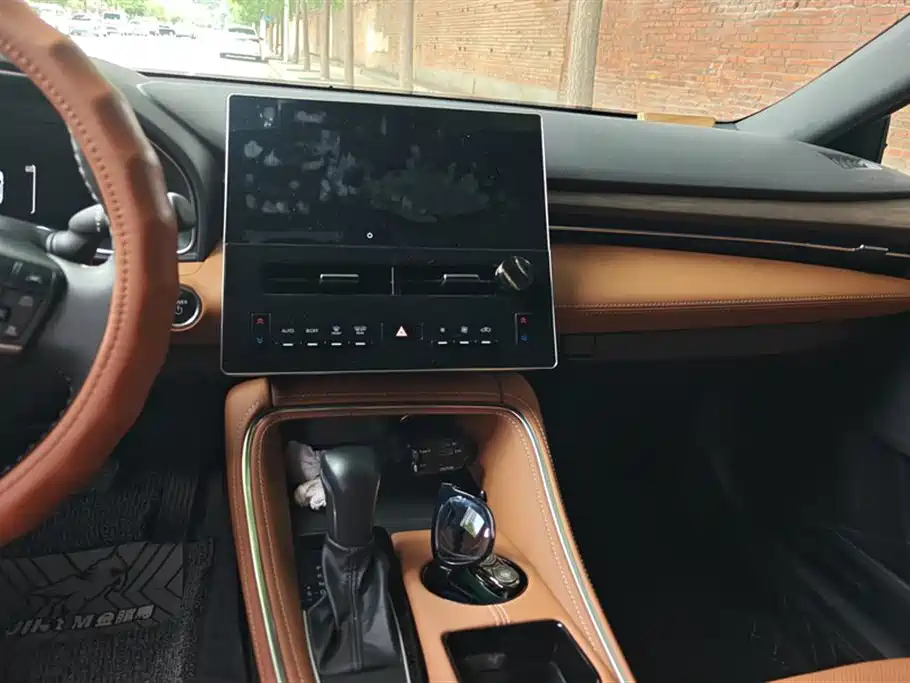 Toyota Avalon 2024 Hybrid 2.0L Luxury Edition фото 13