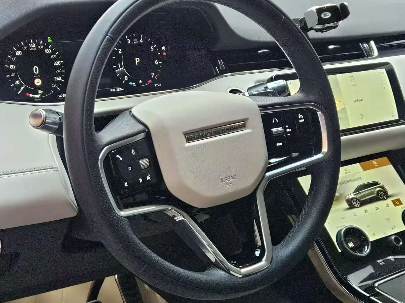 Land Rover Range Rover Evoque 2022 Facelift Range Rover Evoque L 249PS R-Dynamic Luxury фото 3
