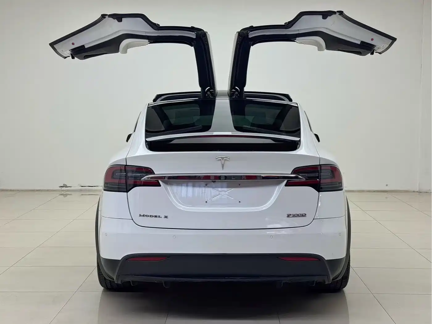 TESLA MODEL X