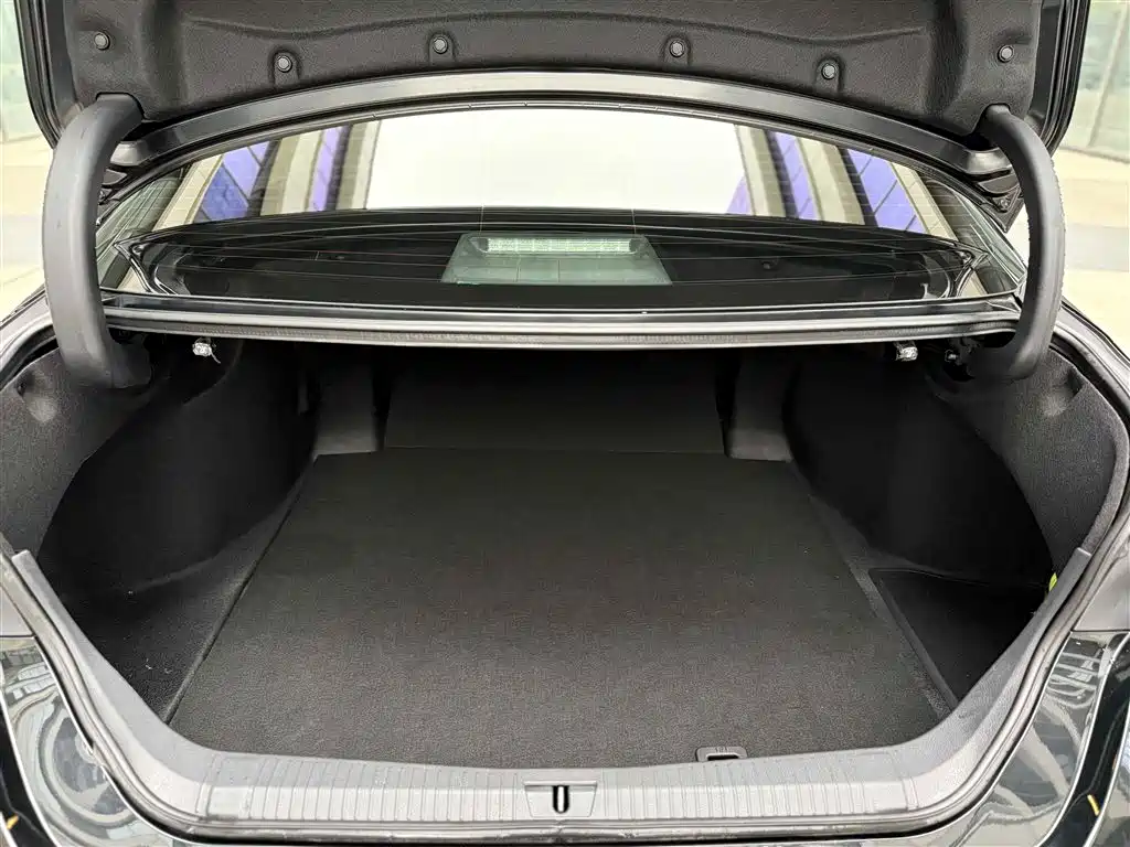 Toyota Avalon 2022 Hybrid 2.5L Luxury Edition фото 15